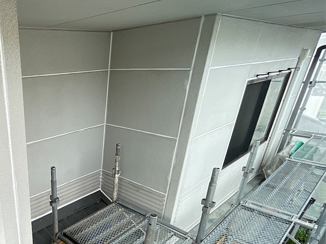 高松市のALC外壁住宅で経年劣化によるひび割れが発生していたコーキング打ち替え