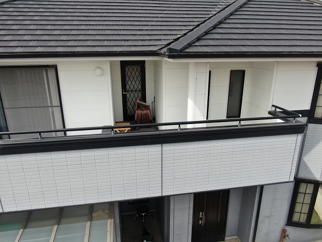 高松市で屋根の鼻隠しや幕板への塗装、劣化で衰えた防水性をしっかりと回復