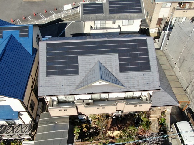 高松市でスレート屋根点検、施工が原因の塗膜剥がれなどのダメージを確認