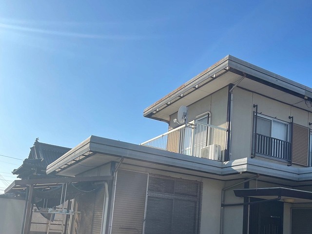 丸亀市で住宅点検、サイディング外壁の塗膜劣化やジョイナーのサビ等を確認