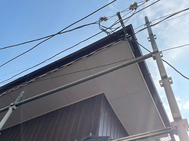 坂出市で軒天の張り替え、下地も補強し保持力を強化！