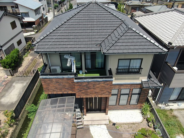 丸亀市で軒天のリシン吹き付けの剥がれ、雨漏りが原因と判明！