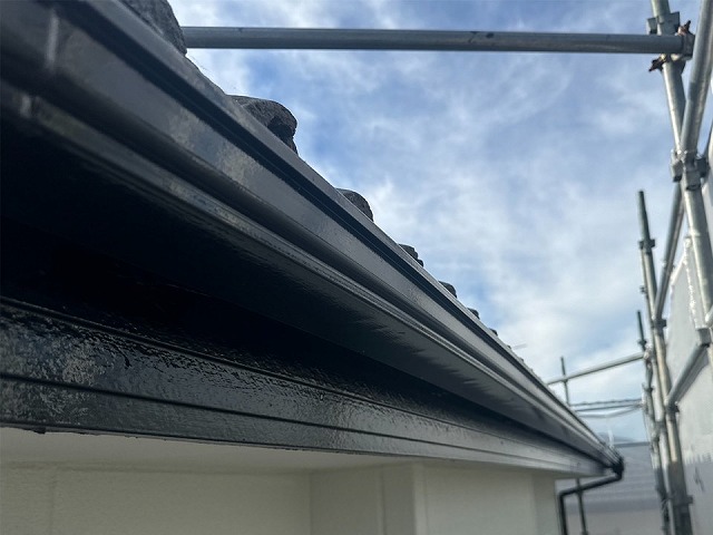 高松市の住宅建物塗装工事、雨樋や鼻隠しへの塗り替えで建物の保護機能を維持