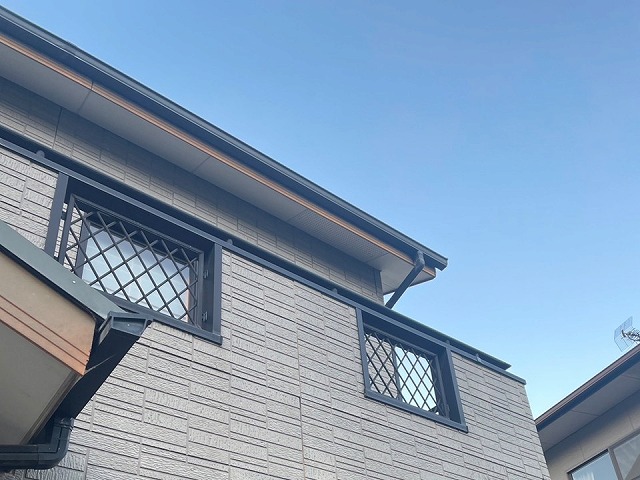 高松市の住宅ベランダ防水塗装、塗膜剥がれやひび割れを解消し長期的な安心を実現