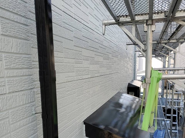 高松市で大きなズレやコーキング剥離があったサイディング外壁への塗装工事完成状況