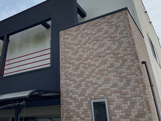 坂出市で外壁クリア塗装、お気に入りの外観を残しつつ外的要因からの保護機能を確保