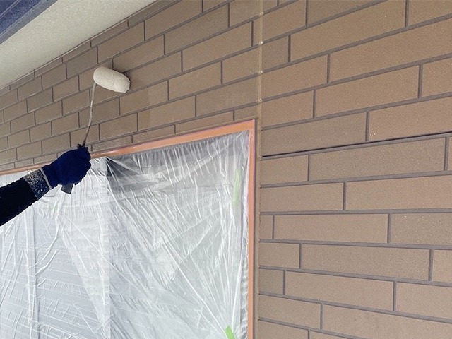 善通寺市でタイル調サイディングクリヤー塗装、デザインをそのままに保護性能を向上