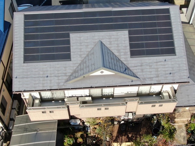 トップコート塗り替えを行う住宅のベランダ