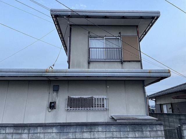 住宅の無料点検でサイディング外壁の色あせを確認