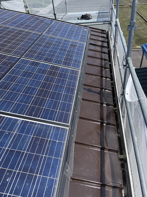 取り外していた太陽光パネルの再設置が完了した状況