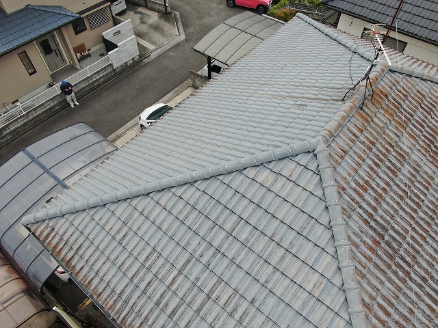 ドローンによる屋根調査で劣化状況を確認したモニエル瓦の住宅