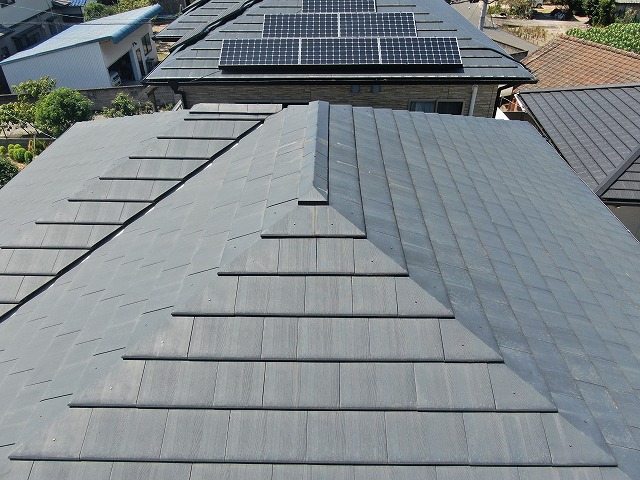 セメント瓦屋根に対する塗装メンテナンスの施工前状況