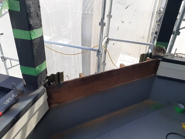 丸亀市　ベランダの手すりを撤去