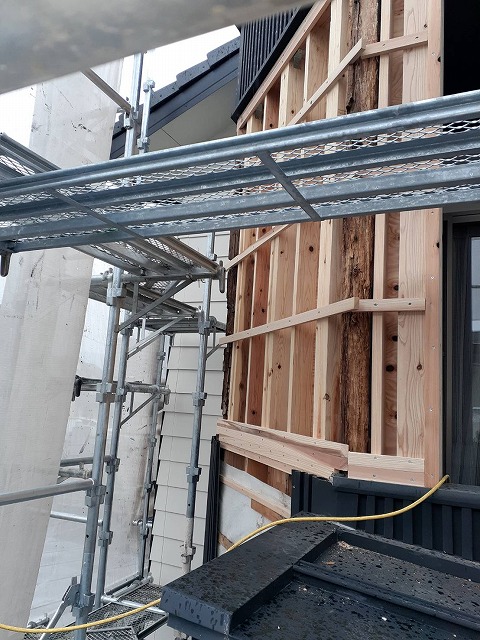 丸亀市　ベランダの一部を覆う工事