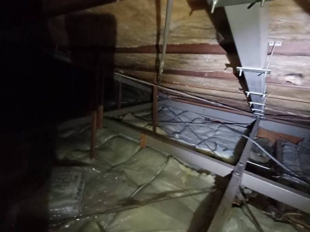 牟礼町の雨漏りした屋根裏