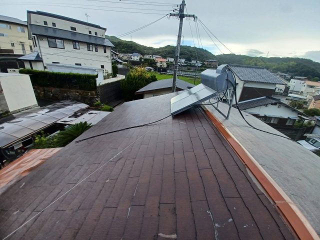 牟礼町にて雨漏りが再発した屋根の調査｜カラーベスト全面カバー工法のご提案