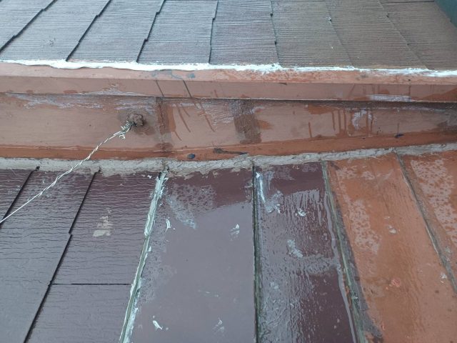 高松市で調査した棟違い段差水切り