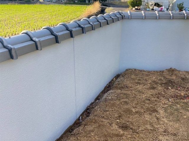 中間町のウォールバリア上塗り