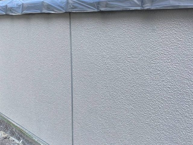 中間町の塗装におけるパターンローラー