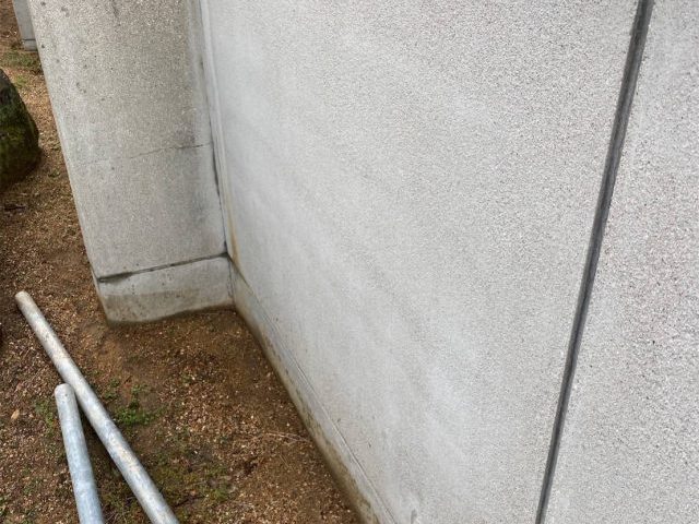 中間町の塗装における高圧水洗浄