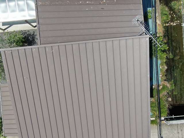 ドローンを使った住宅屋根点検時の金属屋根の劣化状況