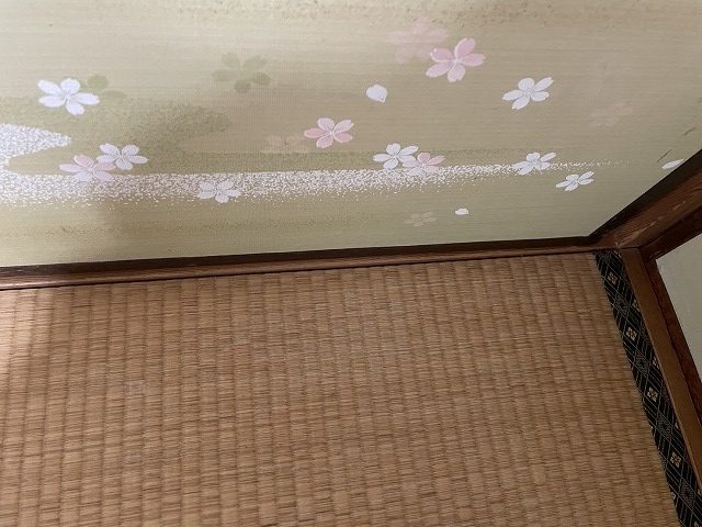 床リフォームを行う和室の一角の様子