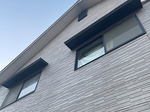 住宅外壁調査でサイディング外壁の色あせを確認