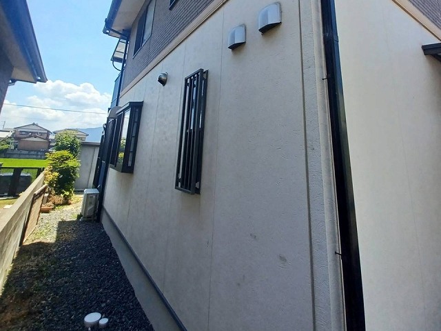 外壁無料点検で経年にともなうサイディングのカビを確認