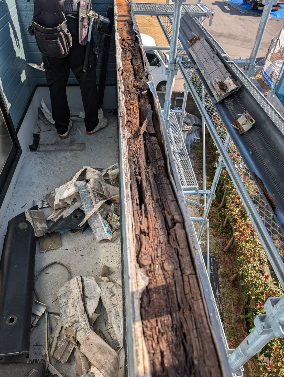 丸亀市　ベランダ笠木部分の劣化状況