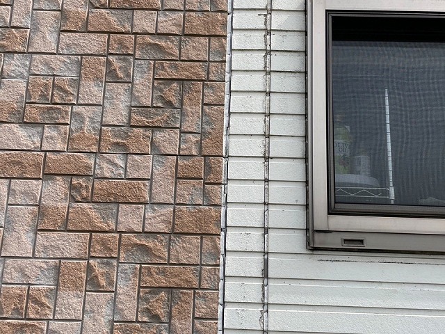 住宅の外壁点検でコーキングの著しい劣化を確認