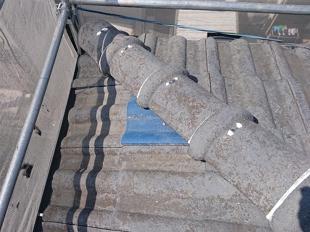 割れていたモニエル瓦の差し替え補修が完了