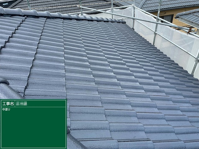 耐候性に優れる「マイティーシリコン」を用いた塗装が完了した状況