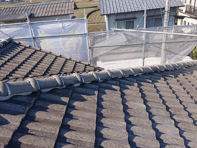 棟瓦取り直し工事の隅棟部の施工が完了