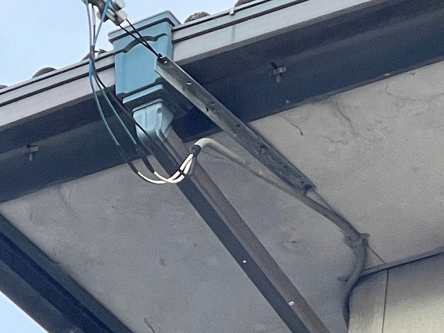 住宅無料点検で軒樋や鼻隠しの劣化を確認