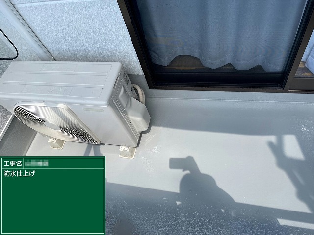 外壁メンテナンスの住宅ベランダ防水塗装の完成後状況