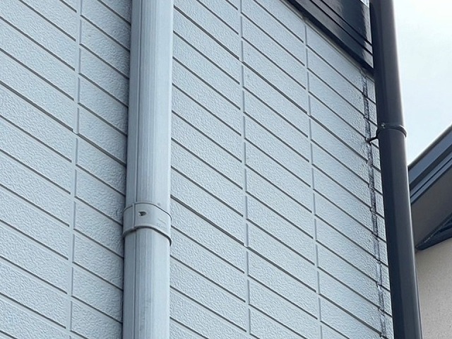 住宅無料点検でコーキングの肉やせやひび割れを確認