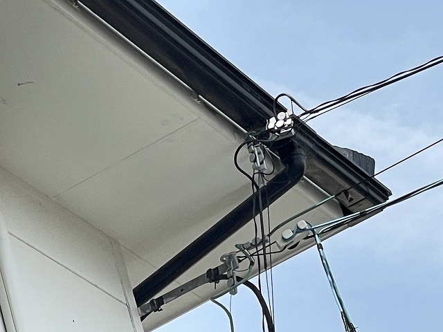 住宅無料点検で雨樋や鼻隠しの経年劣化を確認