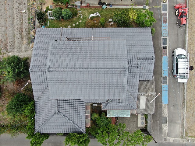 高松市で雨漏り点検!谷板金の立ち上がり不良が原因でした【釉薬瓦屋根】