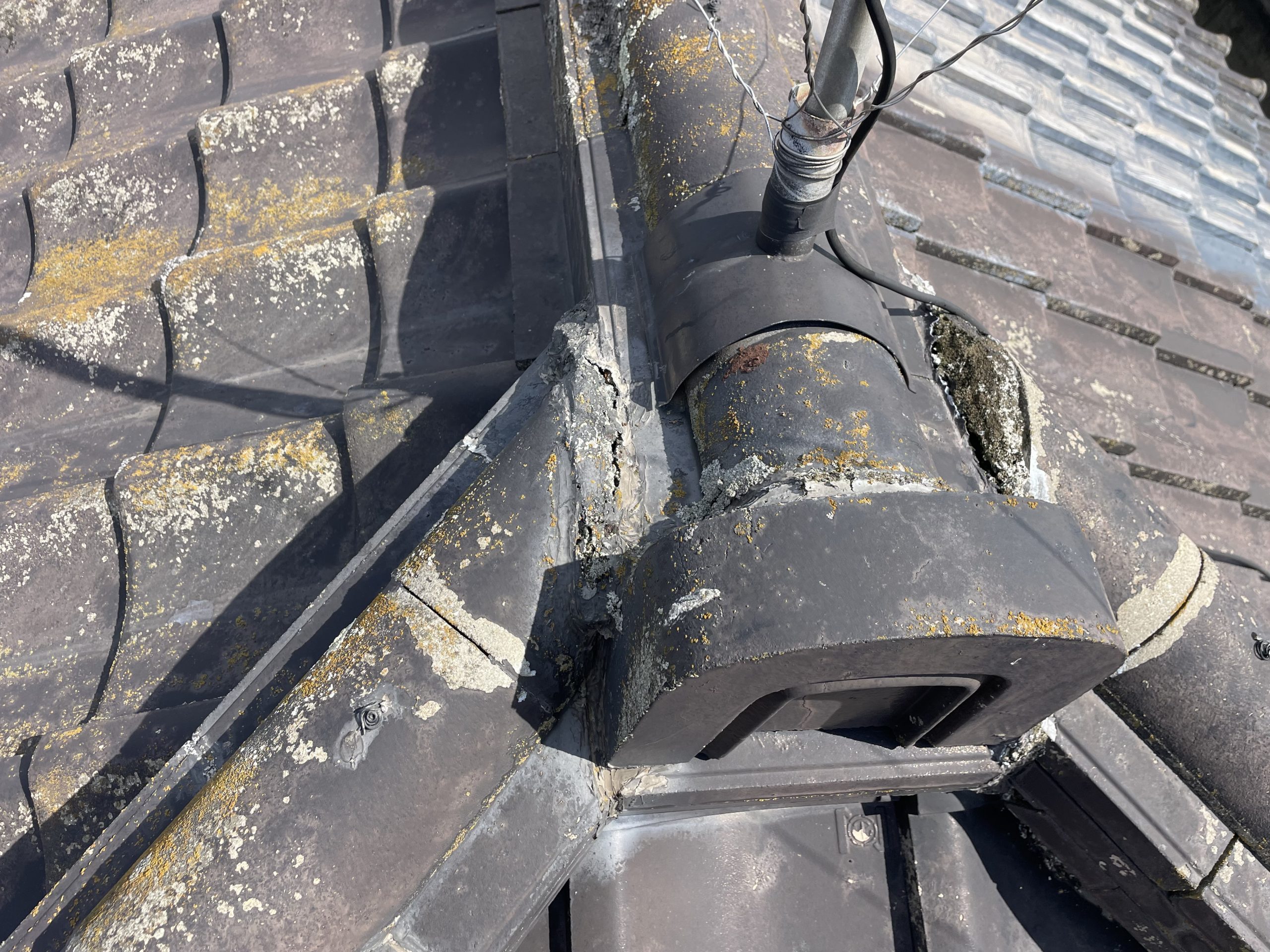 丸亀市での屋根瓦ずれ・漆喰・屋根塗装現場調査