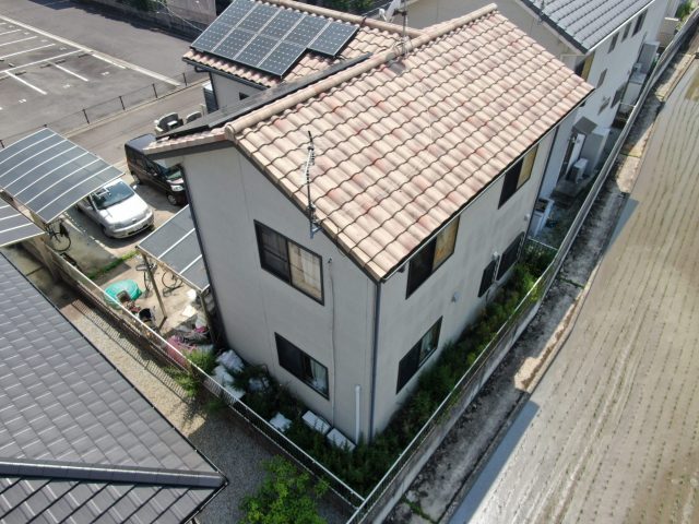 高松市林町にて外壁調査｜足場を活用したコーキング打ち替えとクリア塗装をご提案