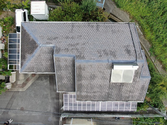 丸亀市でドローン点検!放置された太陽熱温水器と北面の屋根劣化を確認