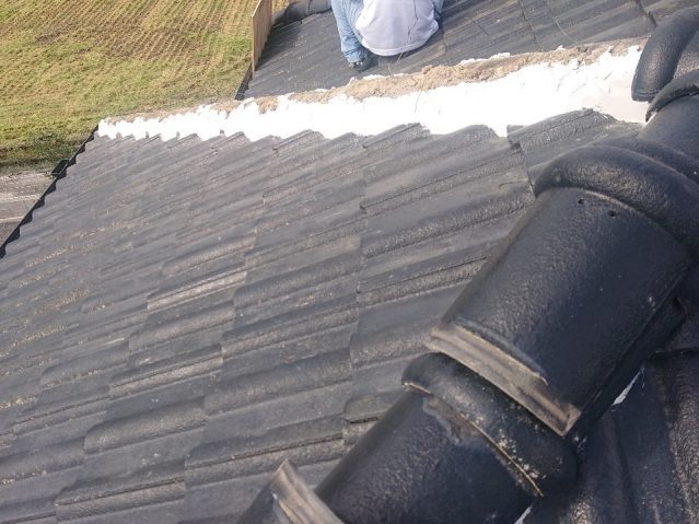 善通寺市の棟漆喰やり替え