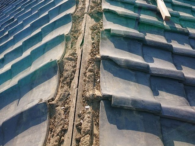 多度津町で雨漏りした本棟をバラシ中