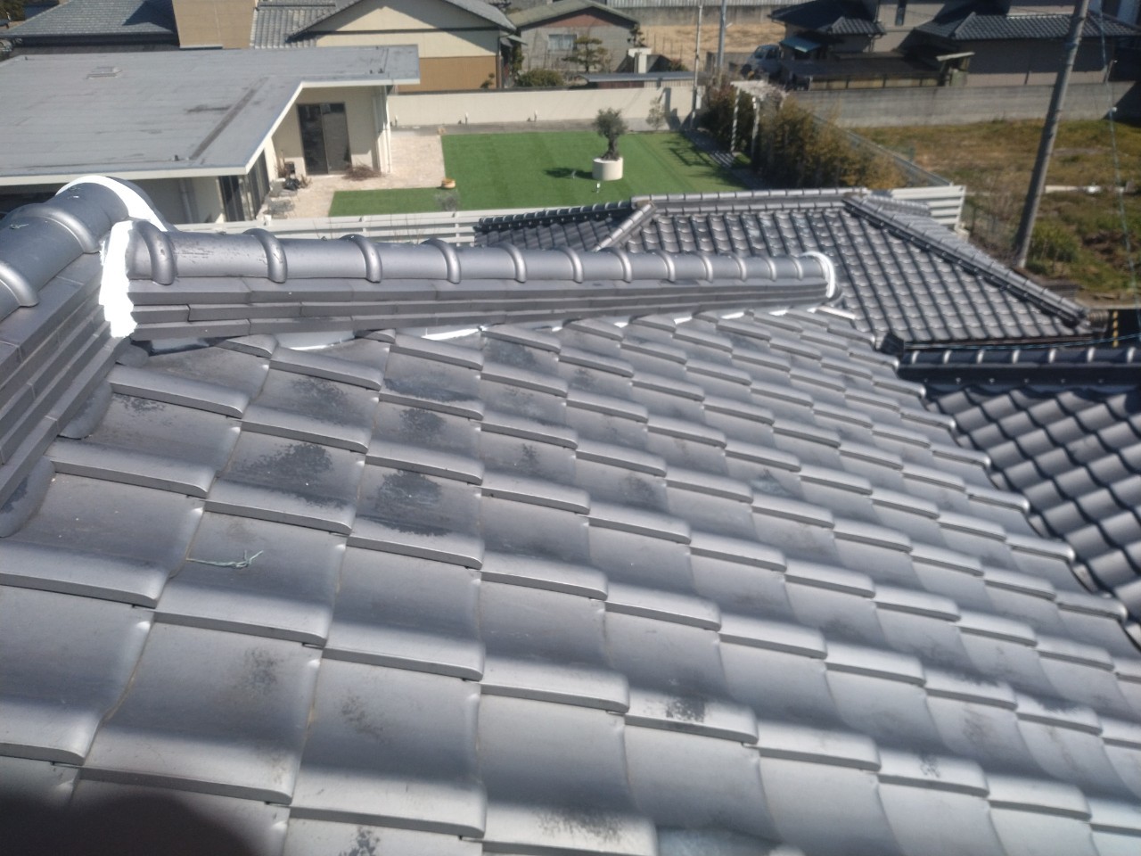 丸亀市　屋根の漆喰施工完了