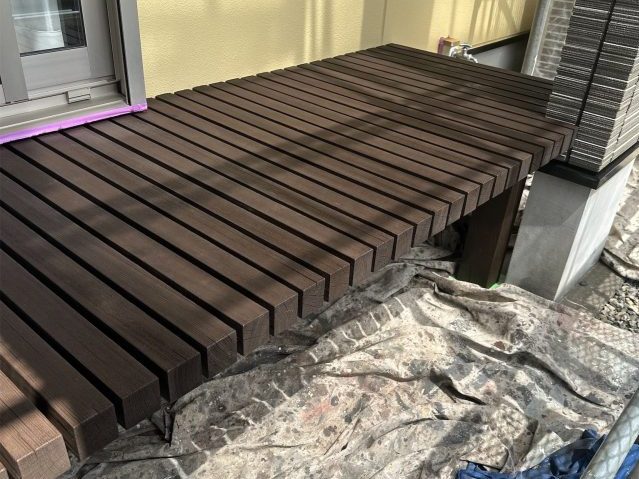 丸亀市でキシラデコールを塗布した外のベンチ