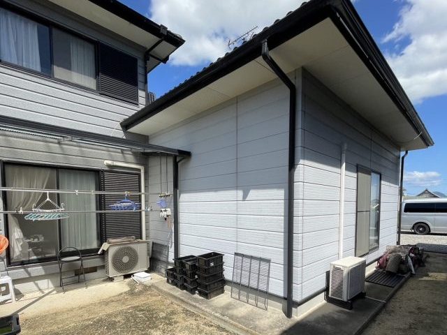 善通寺市にて外壁の無料点検｜築25年経年劣化が進行したサイディングに塗装をご提案