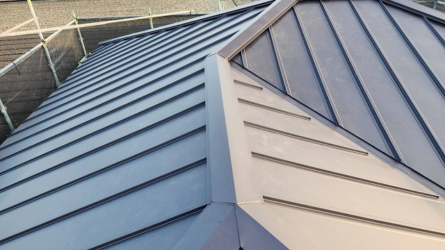 丸亀市　ガルバリウム屋根の完了