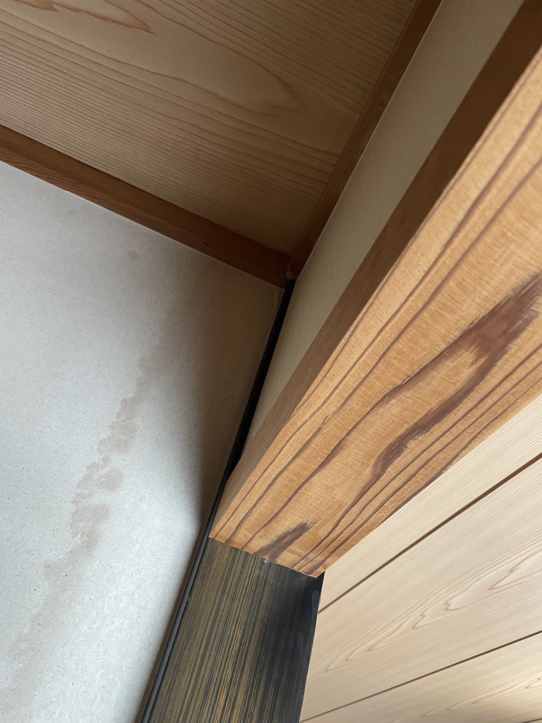 丸亀市　室内の雨漏り状況