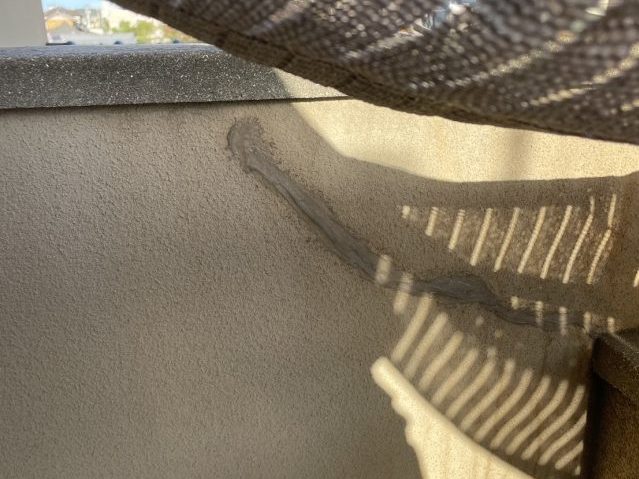 三木町のベランダ壁の補修跡