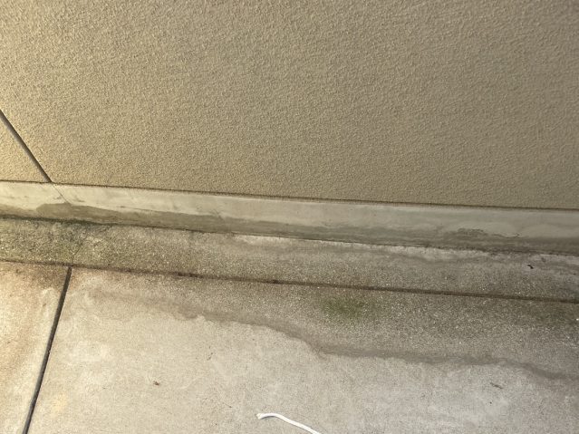 三木町のベランダ床の雨染み
